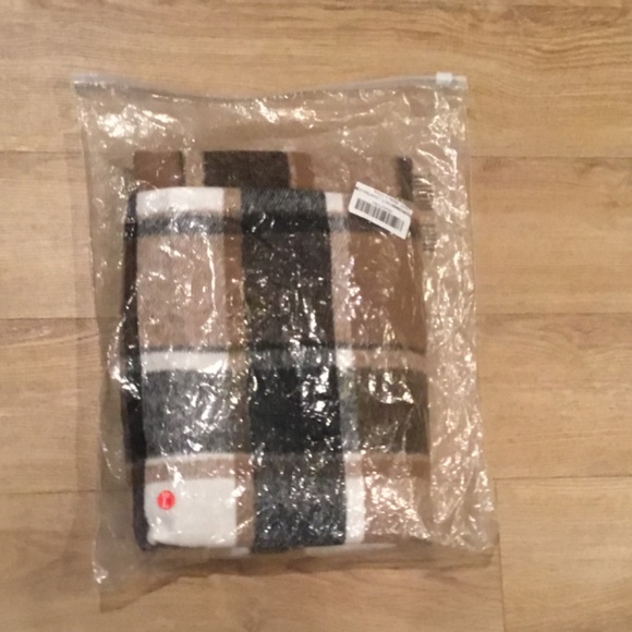 Women’s Plaid Pencil Midi Skirt - Picture 5 of 5